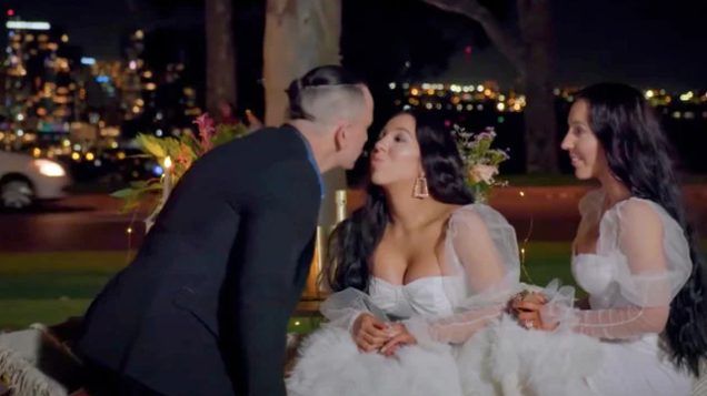 Cérémonie de mariage des jumelles avec Ben