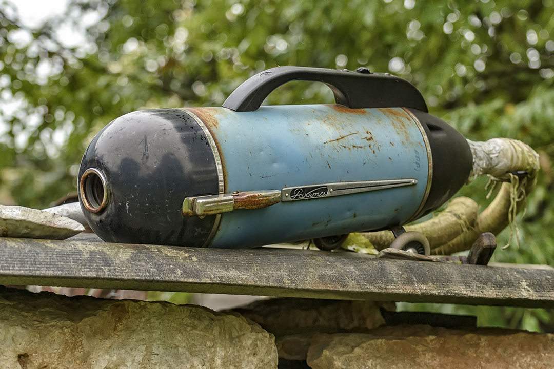 Aspirateur ancien exposé dans un musée