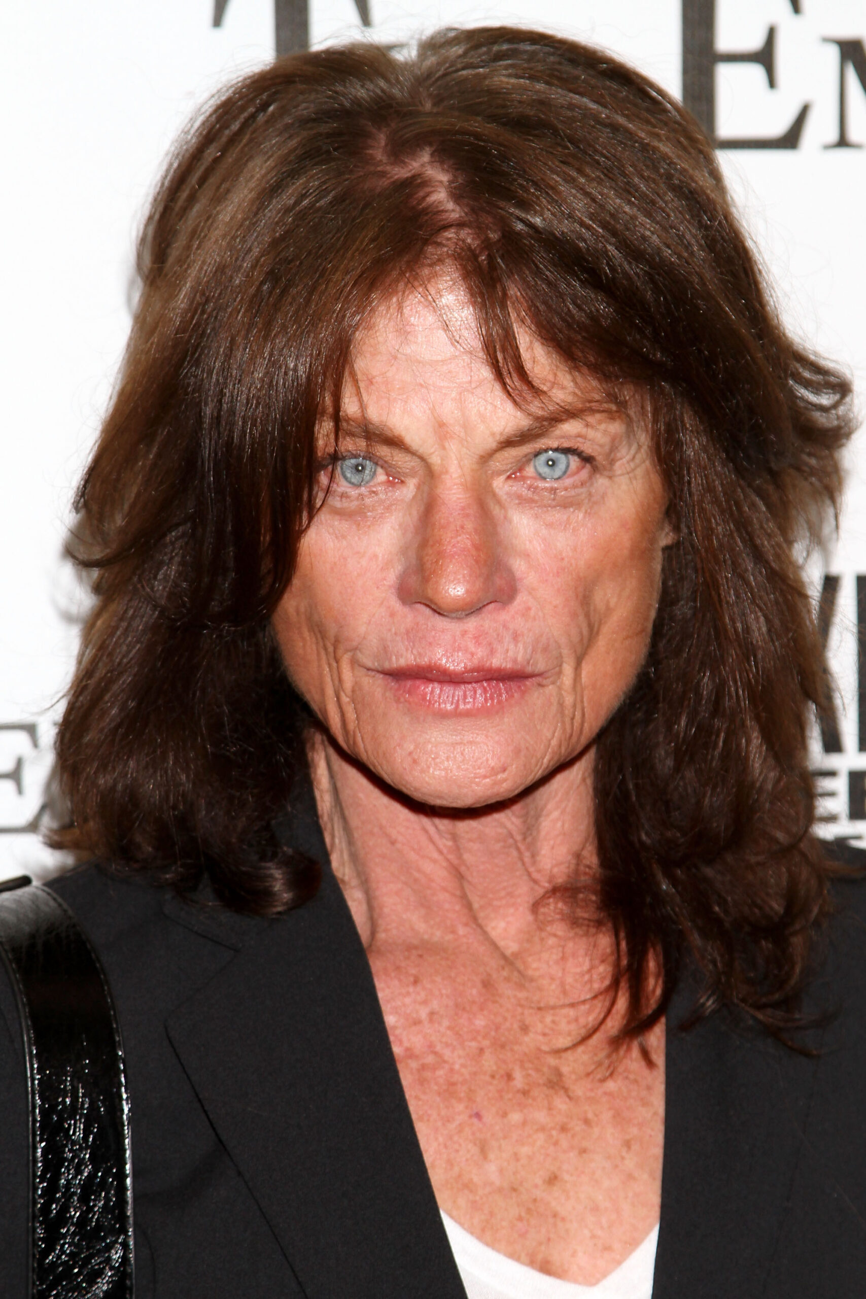 Meg Foster aujourd'hui, vieillissante naturelle