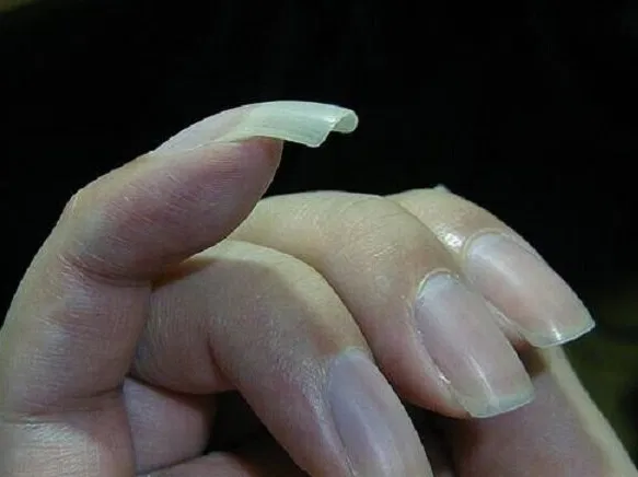 Représentation historique d'ongles longs dans la culture chinoise