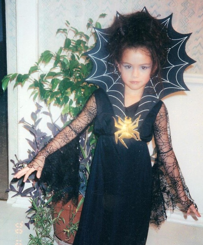 Selena Gomez adolescente sur le tournage d'une série Disney