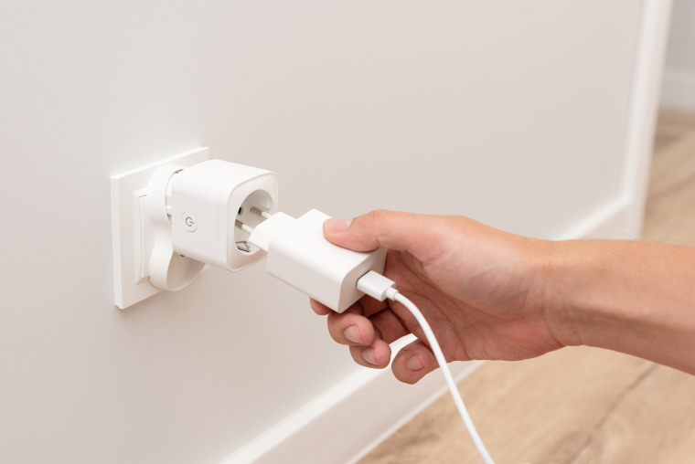 Multiprise avec interrupteur pour économie d'énergie