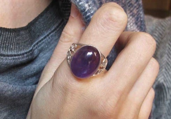 Bague en argent sertie d'améthyste