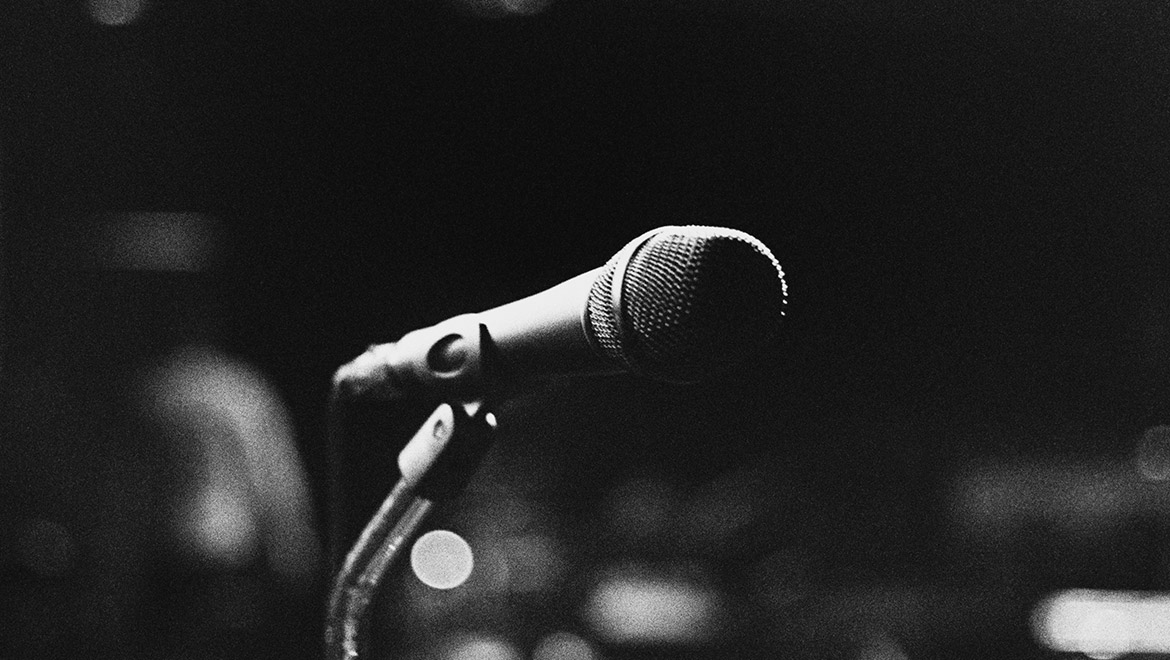 Salle de réception de mariage décorée avec élégance