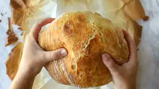 Pain maison coupé