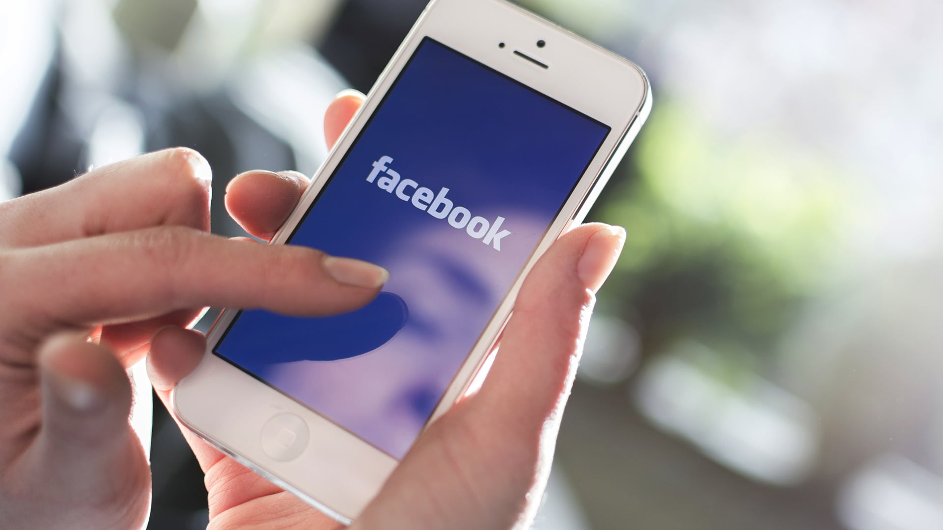 Application Facebook sur smartphone