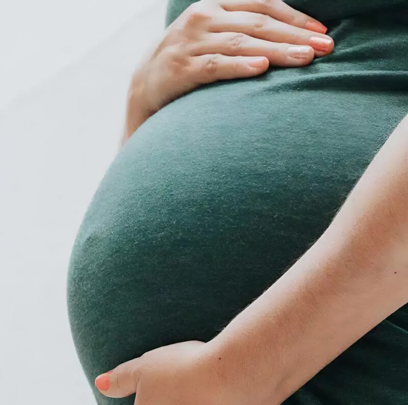 Femme secourue par les médecins