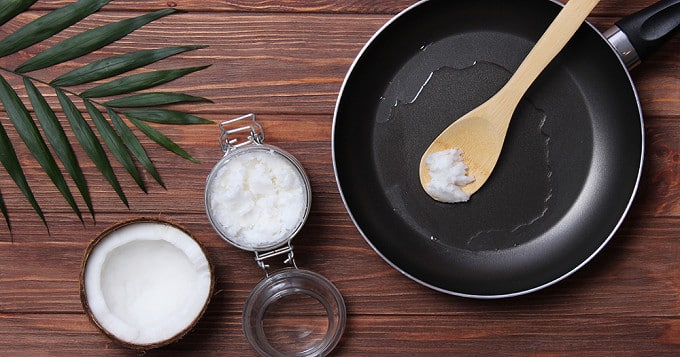 Huile de coco et jus d'oignon