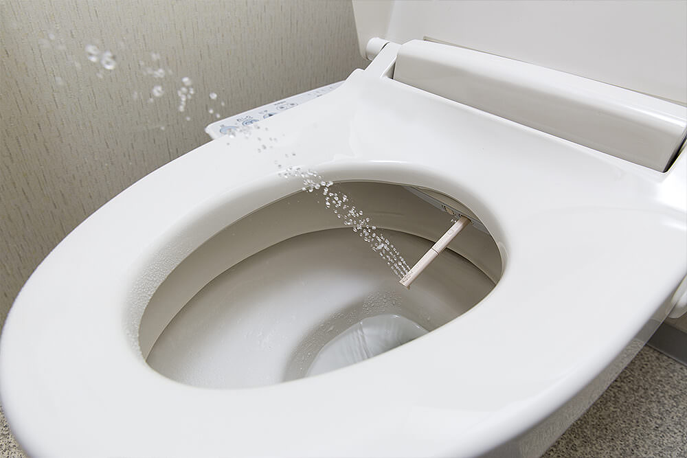 Toilettes japonaises traditionnelles en porcelaine blanche