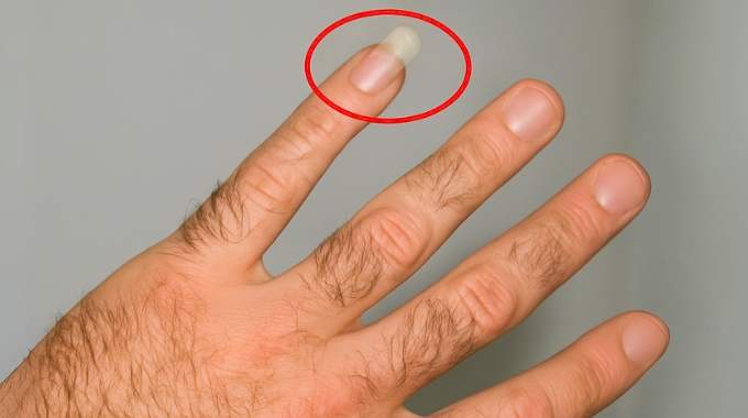 Styles contemporains d'ongles longs selon les cultures