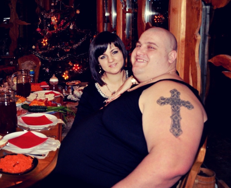 Arkadiy et sa famille après l'émission, dans un moment de vie quotidienne