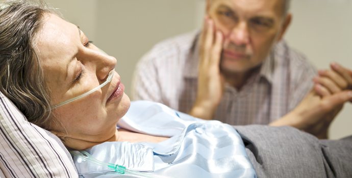 Personne accompagnant un proche en fin de vie